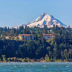 Columbia Cliff Villas